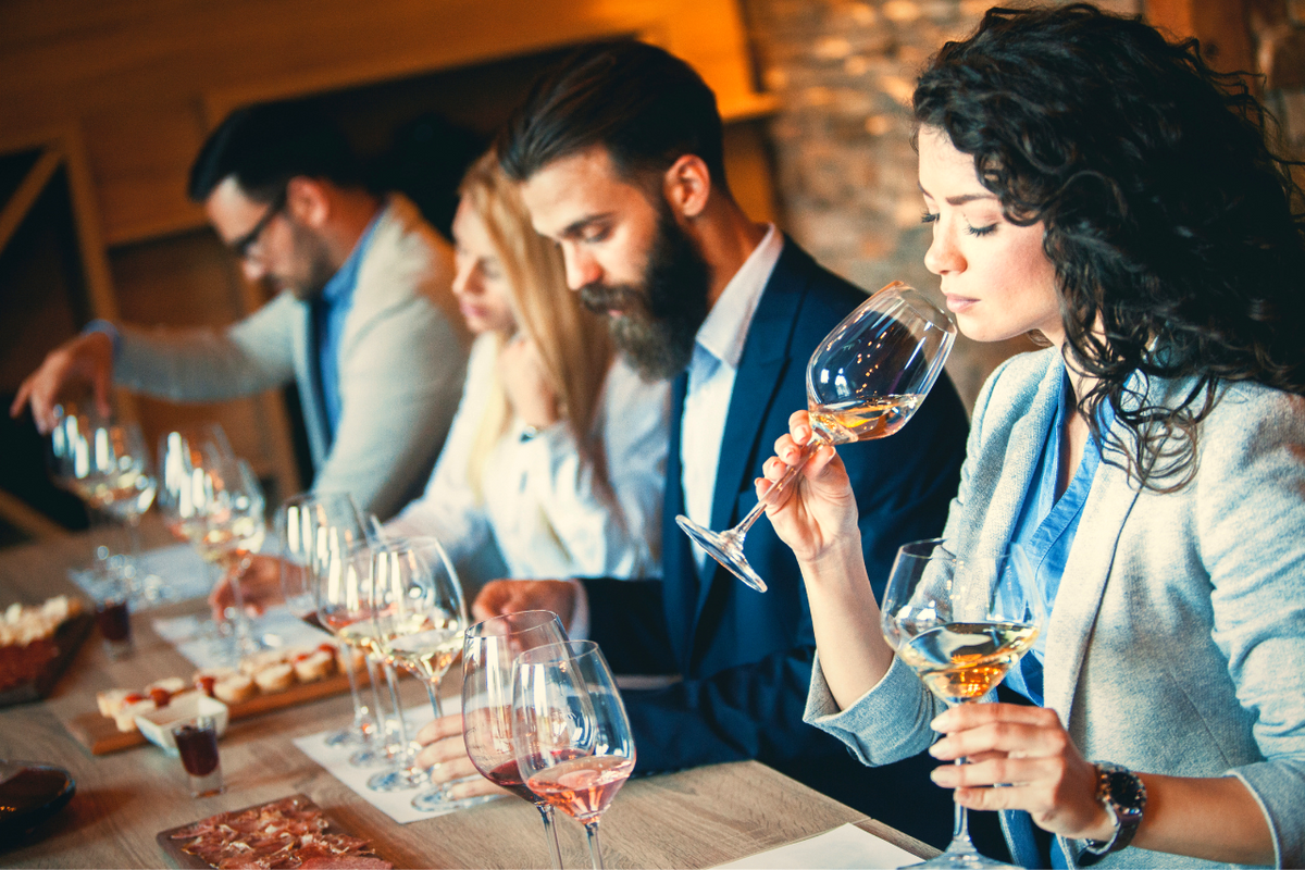 5 consigli pratici per degustare il vino come un esperto sommelier!