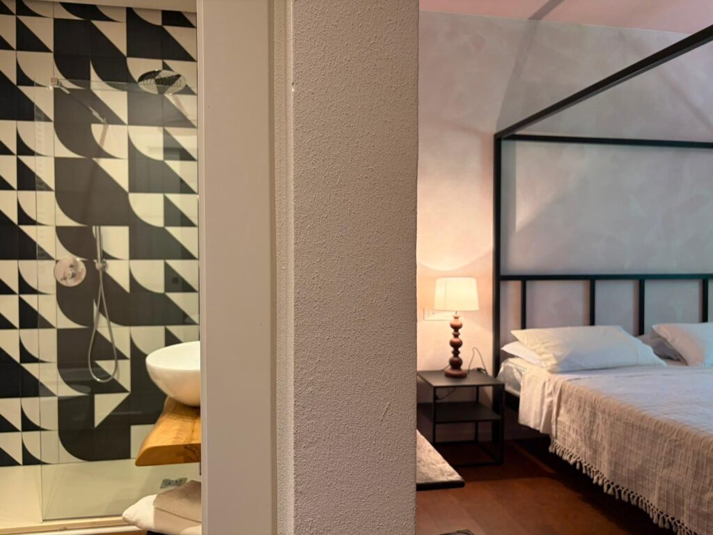 Camera con bagno privato a Villa Conti